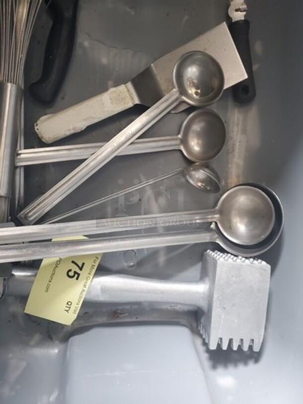 ALL ONE MONEY Lot of 11 pieces cooking utensils  - Image 3 of 3
