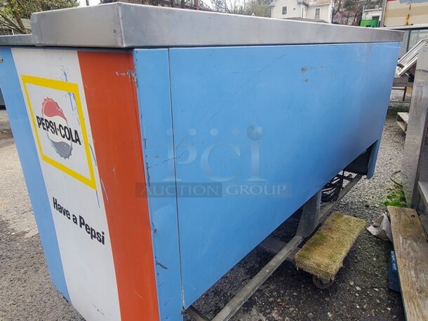 PEPSI 73" Beer Cooler| Nice, Working Condition!  - Image 6 of 7