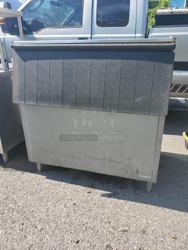 Hoshizaki 44" Ice Bin - 800 lbs 44X30X47 - Image 2 of 2