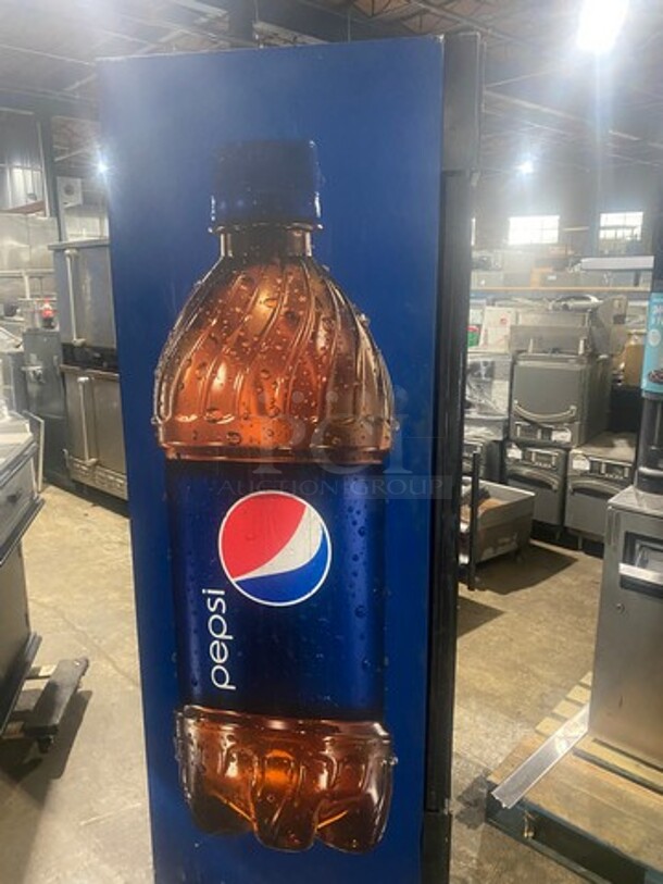 True Commercial Single Door Reach In Refrigerator Merchandiser! With View Through Door! With Poly Coated Racks! Model: GDM26 SN: 13168480 115V 60HZ 1 Phase - Image 4 of 9