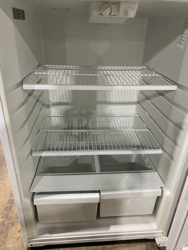 Whirlpool Half Cooler Half Freezer Combo Unit! Model: W4TXNWFWQ03 SN: VS24447171 115V 60HZ 1 Phase - Image 6 of 9