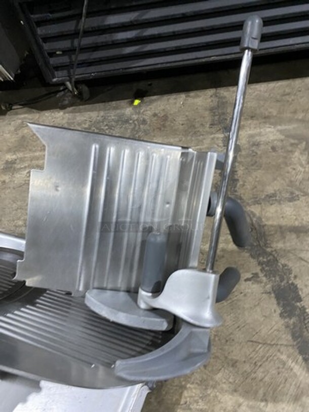 Hobart 2812 12 Inch Blade Deli Meat Slicer! Model 2812 Serial 561129475! 1 Phase!  - Image 6 of 9