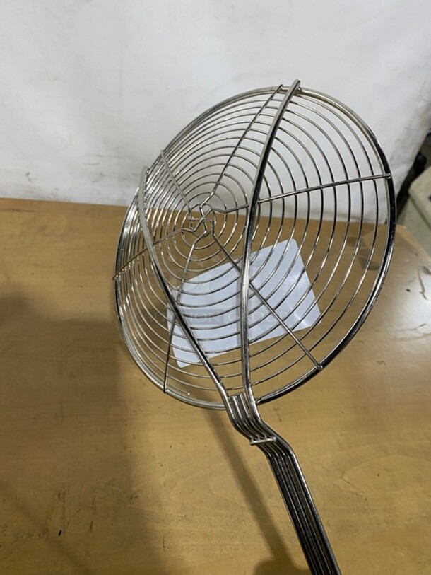 Stainless Steel Round Spiral Wire Skimmer!




 - Image 2 of 5
