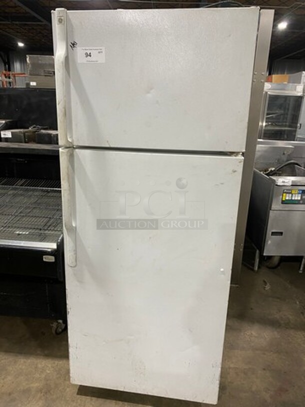 General Electric Half Cooler Half Freezer Combo Unit! Model: GTS18HBMFRWW SN: GF832298