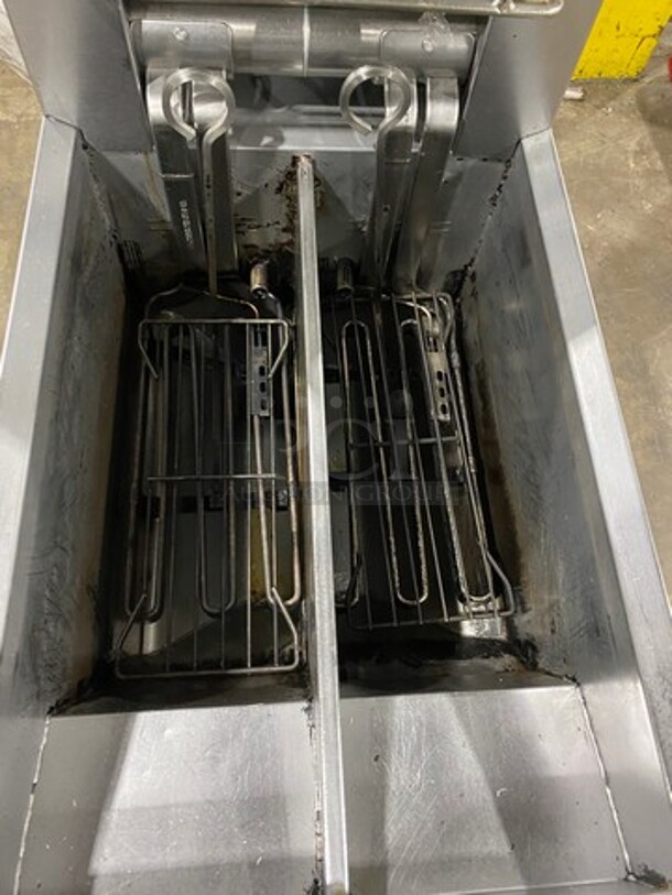 Frymaster Commercial Electric Powered Deep Fat Fryer! With Metal Frying Baskets! With Side Splashes! All Stainless Steel! On Casters! Model: RE1142SE SN: 1508NA0057 208V 60HZ 3 Phase - Image 6 of 12