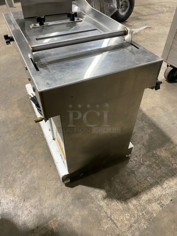 Oliver Commercial Countertop Mini Chip Slicer! Model: 738 SN: 189068 115V 60HZ 1 Phase - Image 4 of 10