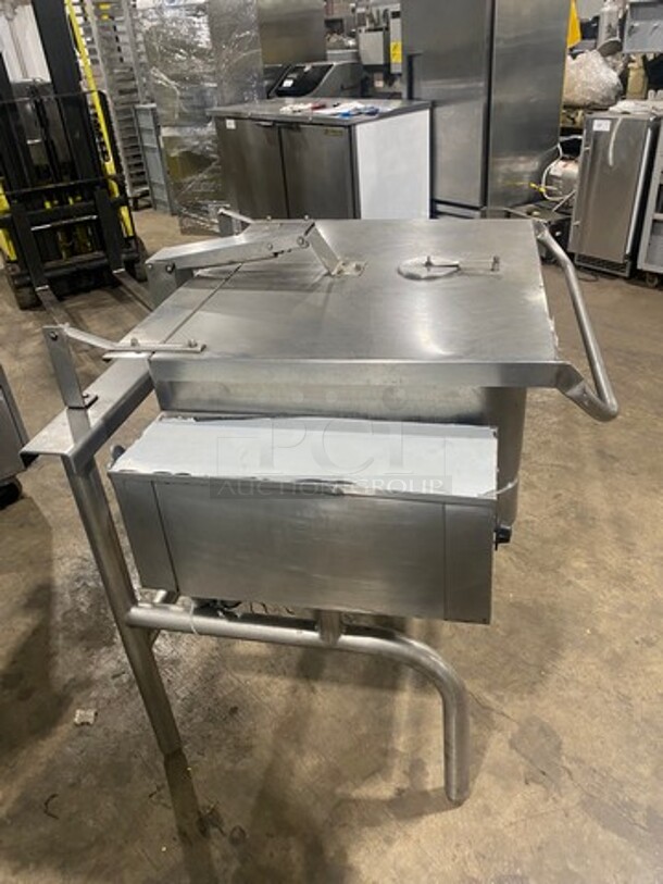 Nice! GROEN Commercial Electric Powered Tilt Skillet/Braising Pan! All Stainless Steel! On Legs! - Image 2 of 8