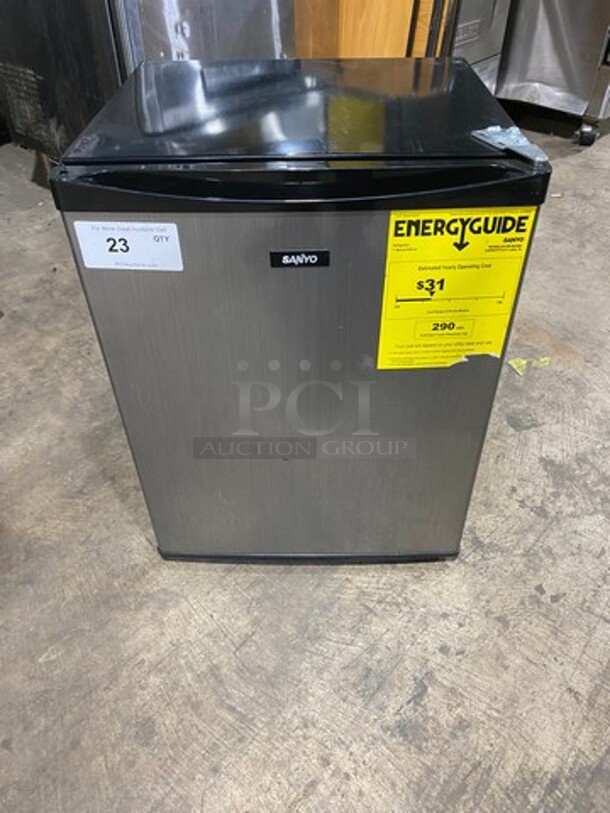 Sanyo Undercounter Single Door Refrigerator! With Poly Racks And Shelves! Model: SRA2480M SN: B032094098920405 115V - Image 1 of 9