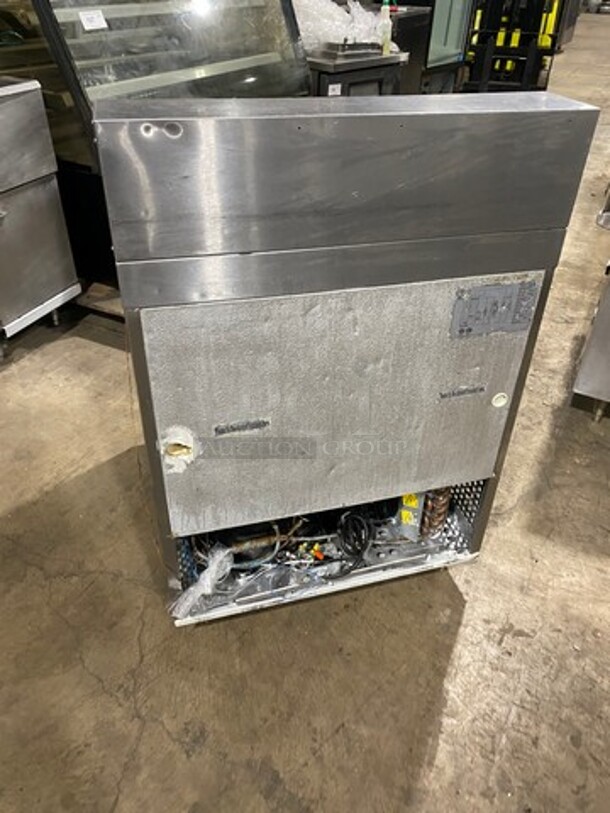 Avantco Commercial Refrigerated Sandwich Prep Table! Single Door Storage Space Underneath! All Stainless Steel! On Casters! Model: 178SCL1 115V - Image 3 of 9
