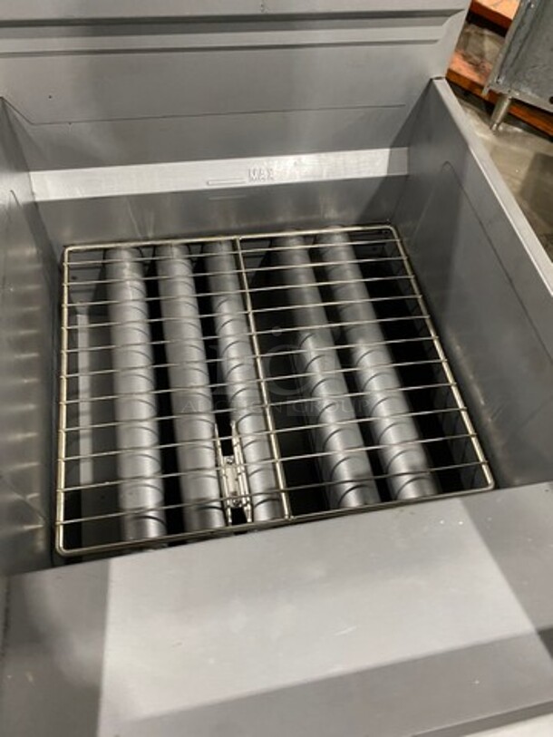 Like New! Sierra Commercial Natural Gas Powered Deep Fat Fryer! With 2 Metal Frying Baskets! With Backsplash! All Stainless Steel! On Casters! Model: SRF7580NG SN: 170802367 - Image 7 of 10