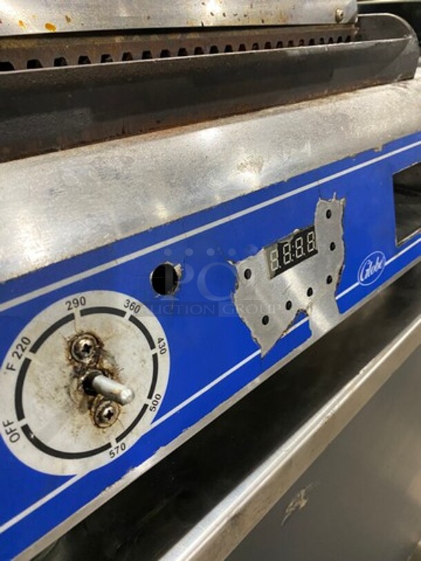 Globe Commercial Countertop Electric Powered Panini Press! With Ribbed Press! All Stainless Steel! Model: GPG14D 120V - Image 8 of 9