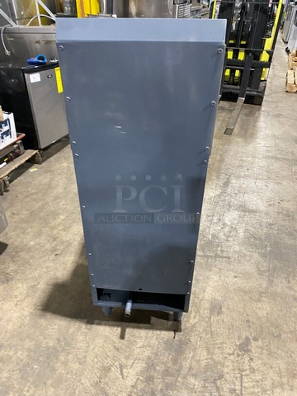 Dean Commercial Natural Gas Powered Deep Fat Fryer! With 2 Metal Frying Baskets! All Stainless Steel! On Legs! Model: SR42GN SN: 1405MA1194 - Image 3 of 8