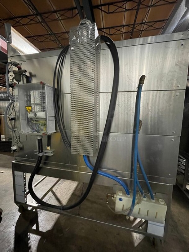 AMAZING! Miwe Commercial Electric Condo Triple Deck Oven! Steam Injected Artisian Bread Model! All Stainless Steel! On Casters! 208V! Model: CO31408 SN: 702515! Working When Removed! - Image 4 of 10