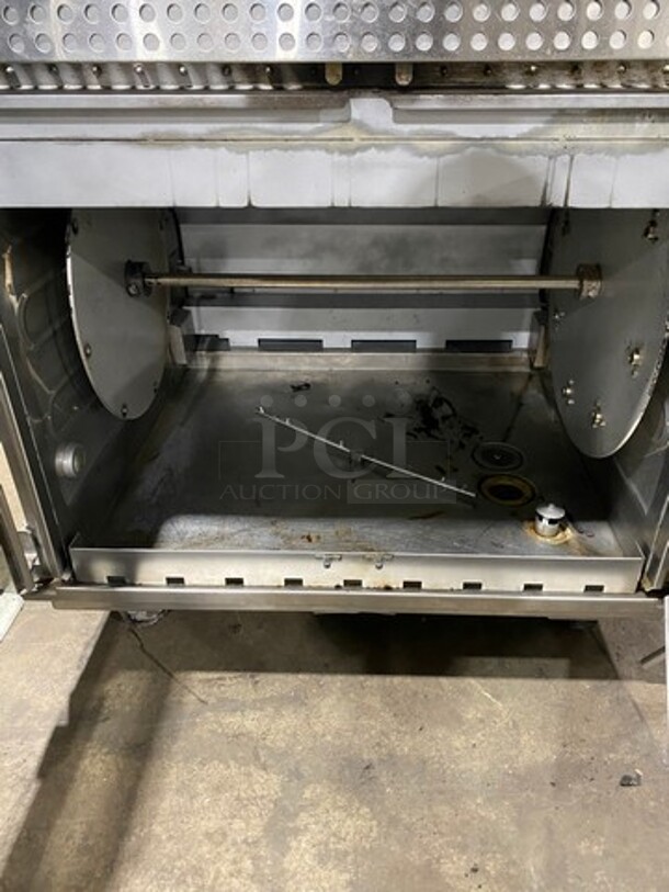 Hardt Commercial Natural Gas Powered Rotisserie Machine! With View Through Front Access Door! All Stainless Steel! Model: INFERNO3500 SN: 100935HFD11174 - Image 6 of 12