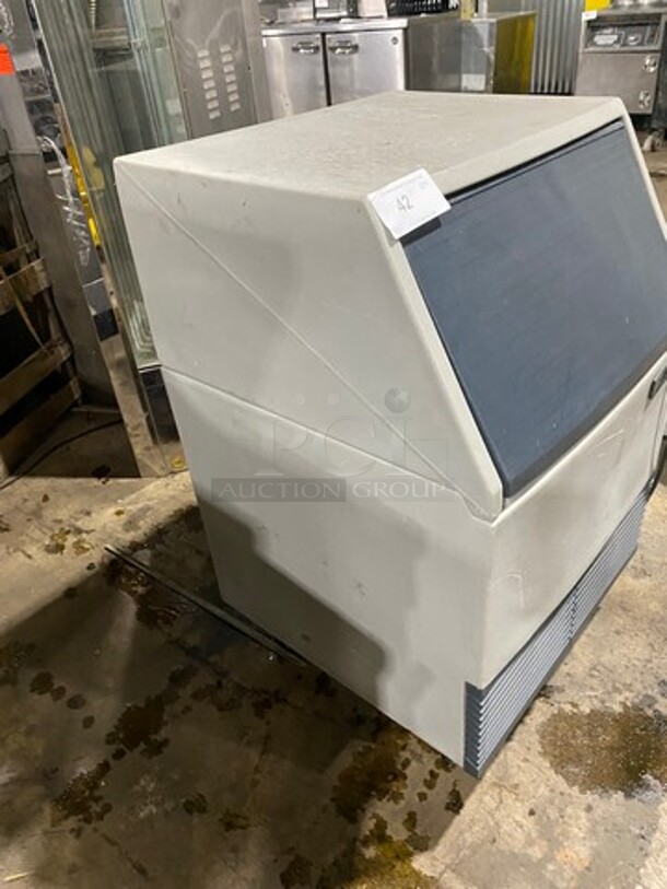 Scotsman Commercial Undercounter Ice Maker Machine! On Legs! Model: SCE170A1H SN: 08031320011941 115V 60HZ 1 Phase - Image 3 of 7
