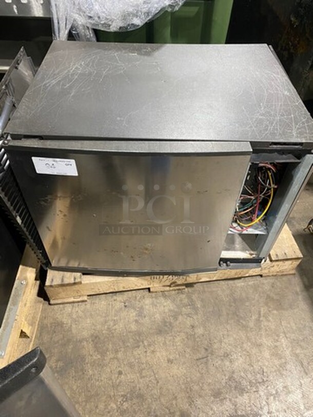 Manitowoc Commercial Ice Making Machine Head! All Stainless Steel! Model: SY0604A SN: 110978479 208/230V 60HZ 1 Phase - Image 1 of 6