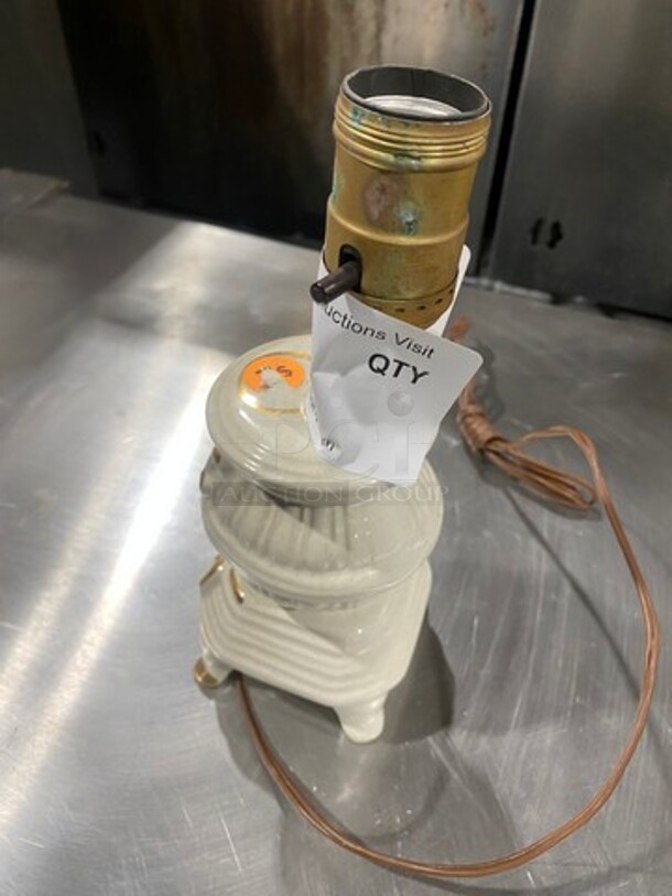 White And Gold Lamp Base! - Image 2 of 5