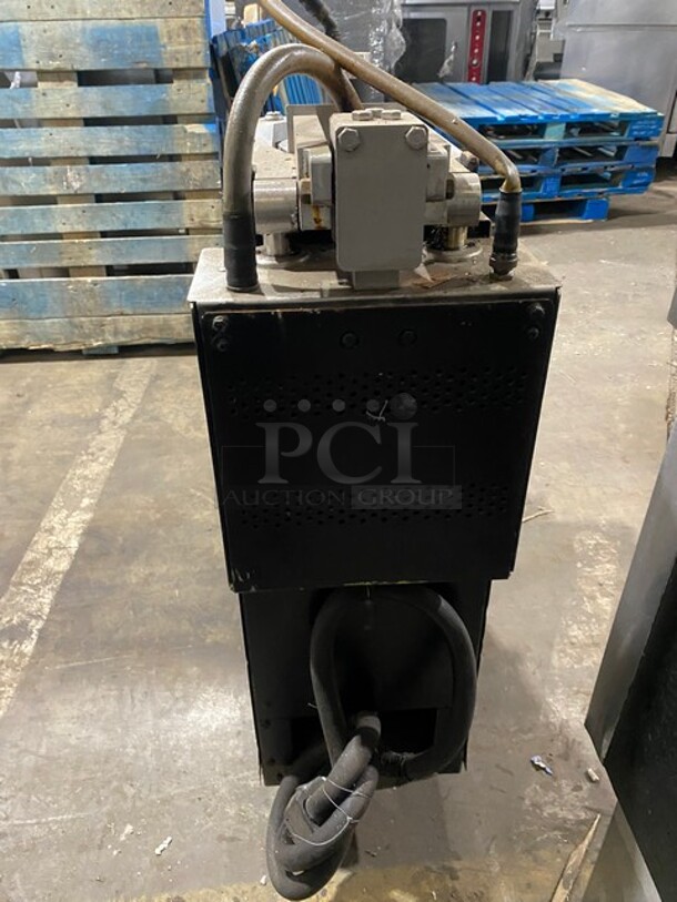 Garland Commercial Electric Powered Dual Side Hamburger Press/Clamshell Broiler! All Stainless Steel! On Casters! Model: CXBE12 SN: 1403100100957 208V 60HZ 3 Phase - Image 4 of 9