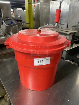 Chef Master Commercial Countertop Poly Salad/Lettuce Spinner! With Lid!