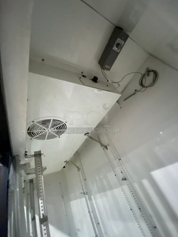 True Commercial 3 Door Reach In Cooler Merchandiser! With View Through Doors! Poly Coated Racks! Model: GDM69 SN: 14406957 115V 1PH  - Image 6 of 8