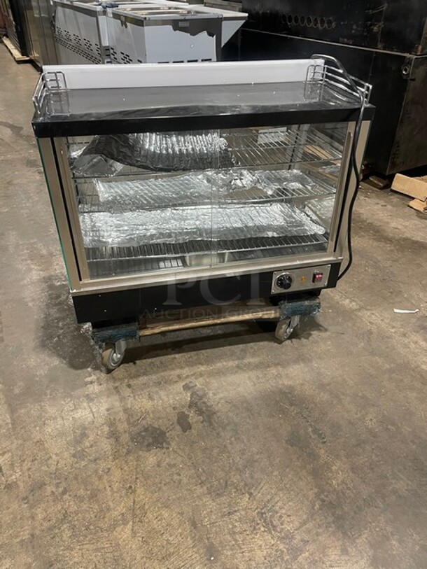 Late Model 2023! Marchia 34" Heated Countertop Display! With Rear Sliding Doors! With Metal Racks! 110-120V! Model: MHCC136! - Image 3 of 8