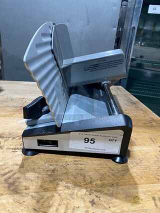 NICE! Waring Pro Countertop Meat/Deli Slicer! Model: FS150 120V