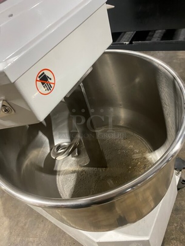 WOW! Two Thousand Commercial Floor Style Spiral Dough Mixer! With Spiral Hook Attachment! Stainless Steel Mixing Bowl And Bowl Guard! Model: HS40AD SN: 1907001 220V - Image 6 of 11