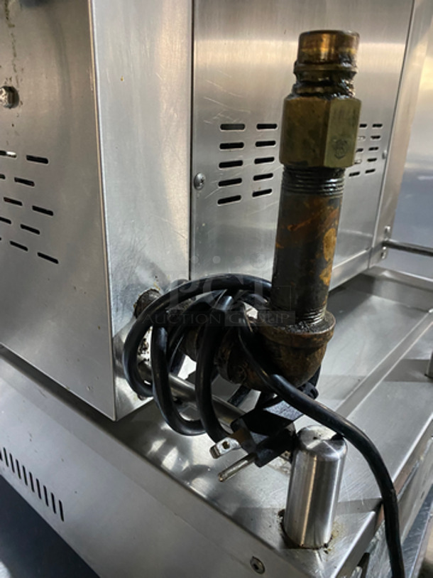 SWEET! Attias Natural Gas Powered Countertop 4 Burner Gyro Machine! All Stainless Steel! Model: GRY-4 120V 60HZ - Image 9 of 9
