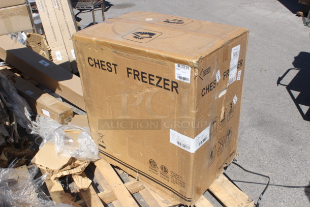 BRAND NEW SCRATCH & DENT! Galaxy CF5 Commercial Chest Freezer - 5.2 cu. ft. S/N:Т2277423XBD15523A028 30-1/8x22x33-1/2 - Image 6 of 6