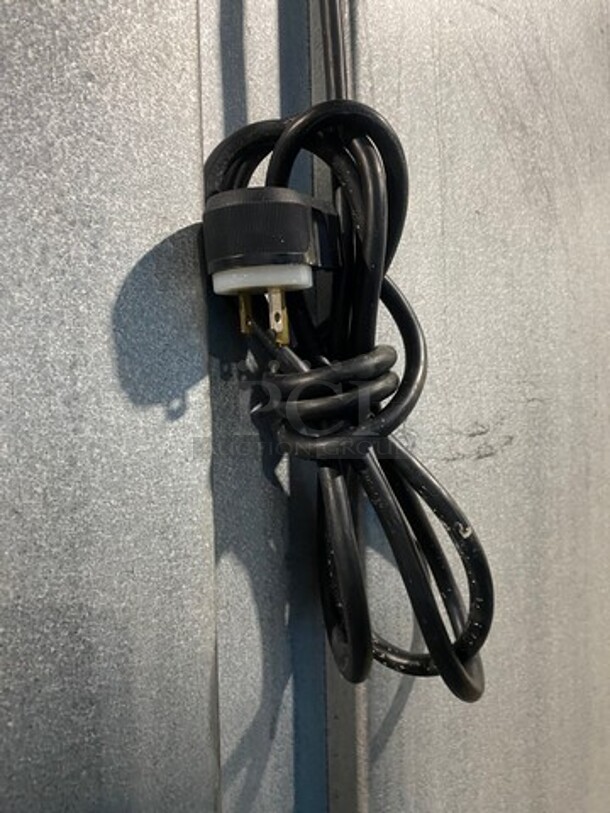 Traulsen Commercial Single Door Reach In Cooler! All Stainless Steel! On Legs! Model: RHT132WUT033 SN: T447620C99! 115V 60HZ 1 Phase! Working When Removed! 
 - Image 9 of 9