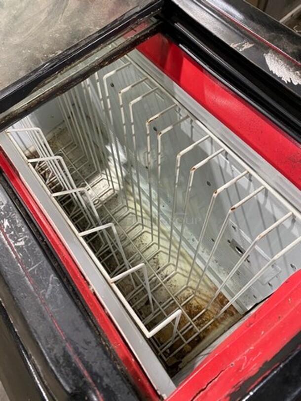 Beverage Air Commercial Reach Down Chest Cooler Display Merchandiser! Model: EZA84LD 115V 60HZ 1 Phase - Image 5 of 7