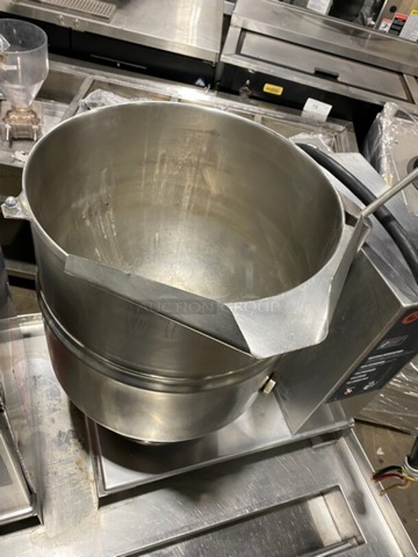 GREAT! Groen Commercial Electric Powered Tilting Soup Kettle! On Equipment Stand! All Stainless Steel! On Legs!  Model: TDB40 SN: 86389 & SN: 86387 208V 60HZ 3 Phase - Image 6 of 12