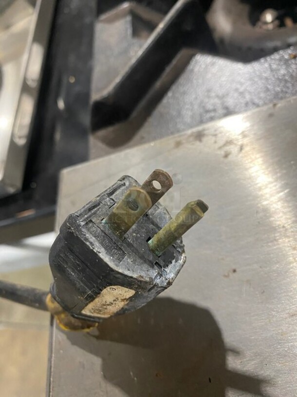 Bunn Commercial Countertop Coffee Brewing Machine! With 3 Pot Warming Stations! With Hot Water Dispenser! All Stainless Steel! Model CWTF15 Serial CWTF345097! 120V 1Phase! - Image 8 of 8