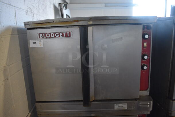 2 Blodgett Stainless Steel Commercial Electric Powered Full Size Convection Ovens w/ Solid Doors, Metal Oven Racks and Thermostatic Controls. 208-220 Volts, 3 Phase. 38x39x65. 2 Times Your Bid! - Image 4 of 8