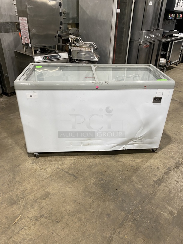 Kelvinator Commercial White Ice Cream Dipping/Display Freezer! MODEL: KCNF140WH SN:33170 115V! Working When Removed! On Casters! - Image 1 of 7