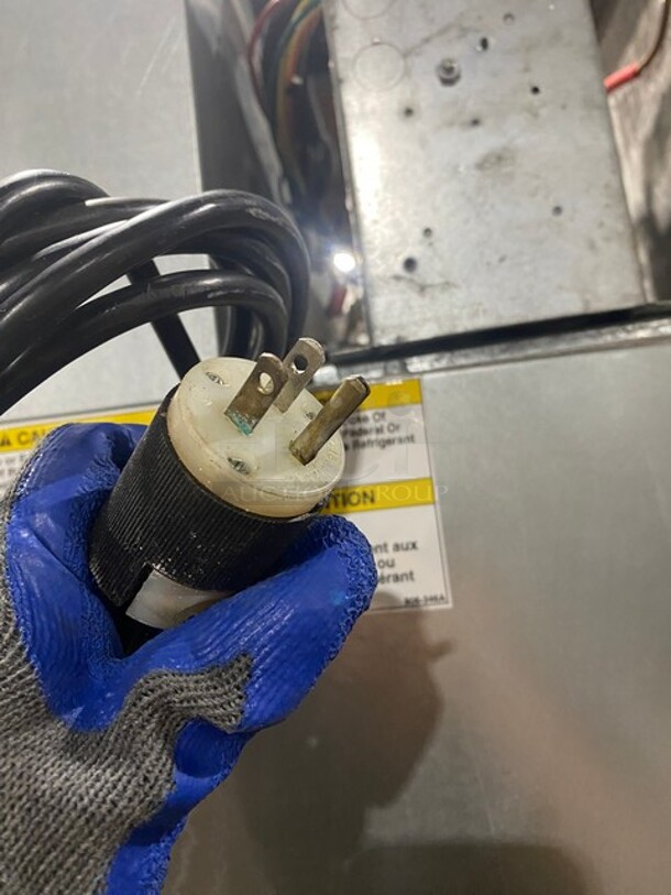 Beverage Air Stainless Steel Commercial 2 Half Size Door Reach In Freezer! On Commercial Casters! MODEL HF1HC1HSRC18 SN: 12902745 115V 1PH - Image 8 of 11