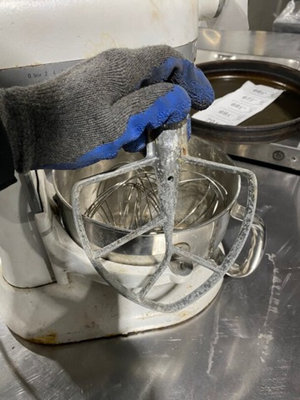 Kitchen Aid Countertop Planetary Mixer! With Mixing Bowl! With Paddle And Whisk Attachments! - Image 5 of 8