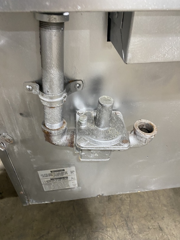 Southbend Heavy Duty Commercial Natural Gas Powered 6 Burner Stove! With Raised Back Splash! With Oven Underneath! All Stainless Steel! On Casters! Model: P32D-BBB SN: 05M09248! Working When Removed!  - Image 11 of 12