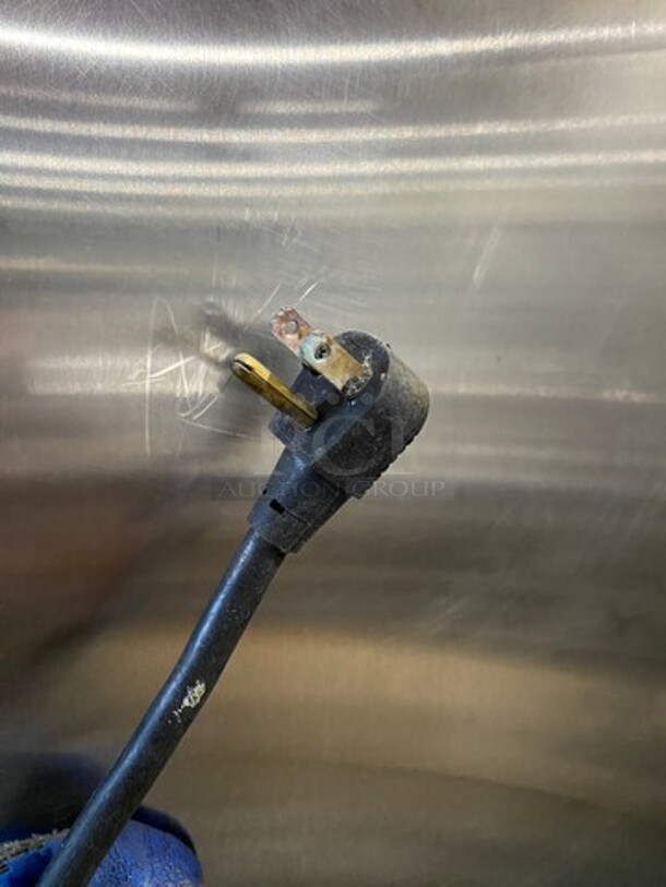 COOL! Traulsen Commercial Split Doors Reach In Refrigerator! With Racks! All Stainless Steel! On Legs! Model: G2P0000 SN: T544250A97 115V 60HZ 1 Phase - Image 8 of 8