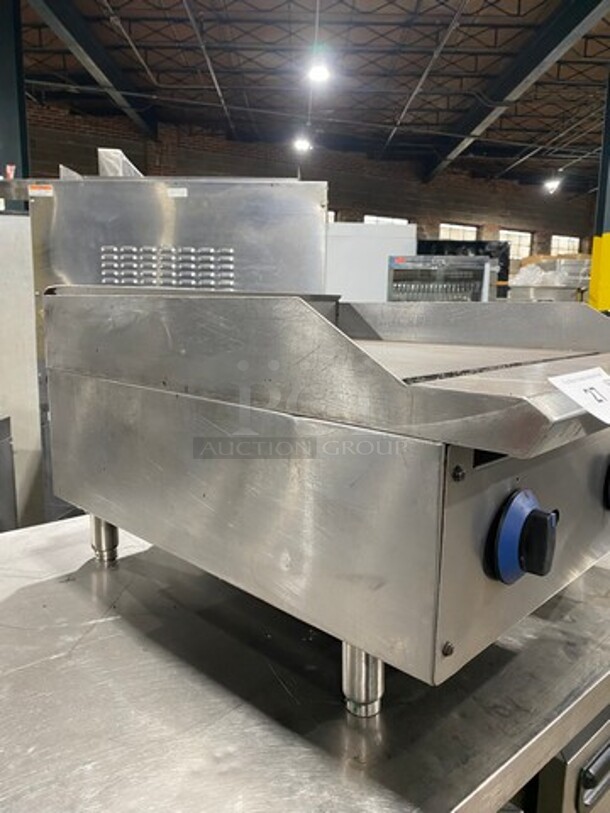 Commercial Countertop Natural Gas Powered Flat Top Griddle! With Back And Side Splashes! All Stainless Steel! On Small Legs! - Image 2 of 7