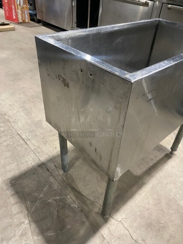 All Stainless Steel Insulated Ice Bin! On Legs!  - Image 4 of 7