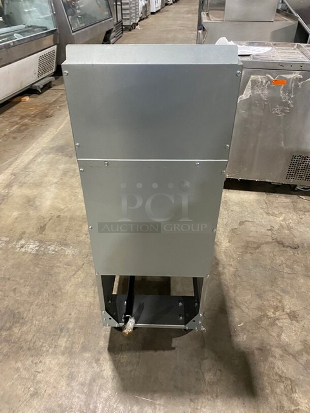 AWESOME! Cooler Depot Commercial Liquid Propane Powered Deep Fat Fryer! With Back Splash! All Stainless Steel! With Two Frying Baskets! On Casters! Model: CCF3-LPG! - Image 3 of 9