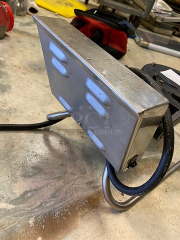 Golden Malted Commercial Countertop Rotating Waffle Maker! WORKING WHEN REMOVED! - Image 4 of 8