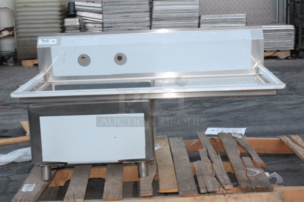 BRAND NEW SCRATCH & DENT! Regency 16 Gauge Stainless Steel One Compartment Commercial Sink With Right Side Drainboard. Back right corner weld is broken  - Image 7 of 7