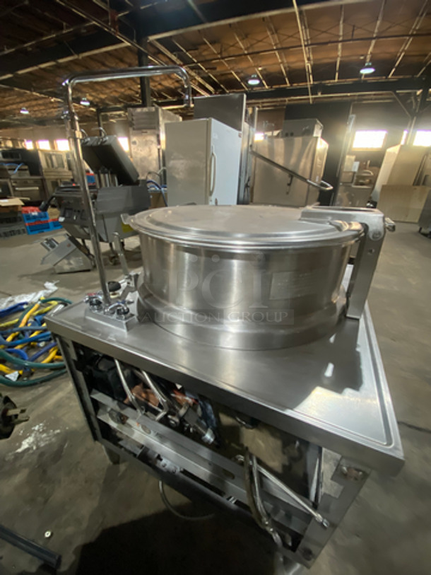 NICE! Market Forge Commercial Tilted Soup Kettle! All Stainless Steel! On Legs! Model: MT40E0 480V 60HZ 3 Phase - Image 4 of 9