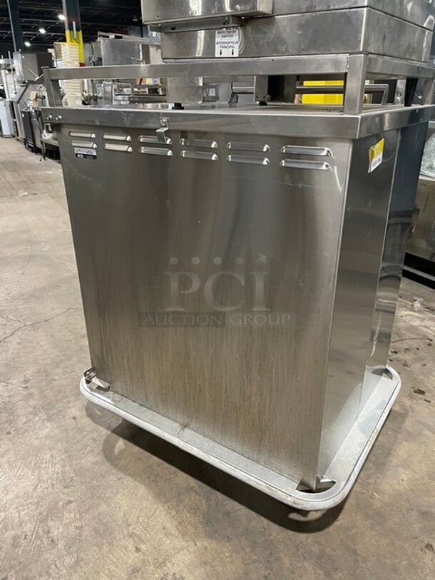 Carter-Hoffmann Commercial Single Door Meal/Tray Transport Cart! With Built In Pan Racks! All Stainless Steel! On Casters! Model: TE1S12 SN: 462749-052012! - Image 3 of 6