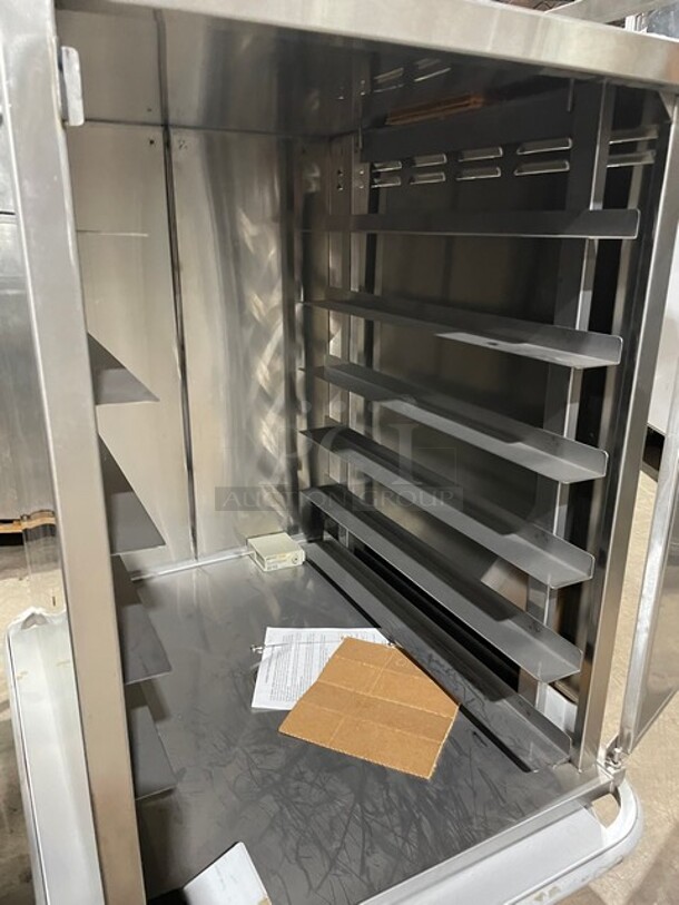 Carter-Hoffmann Commercial Single Door Meal/Tray Transport Cart! With Built In Pan Racks! All Stainless Steel! On Casters! Model: TE1S12 SN: 462749-052012! - Image 5 of 6