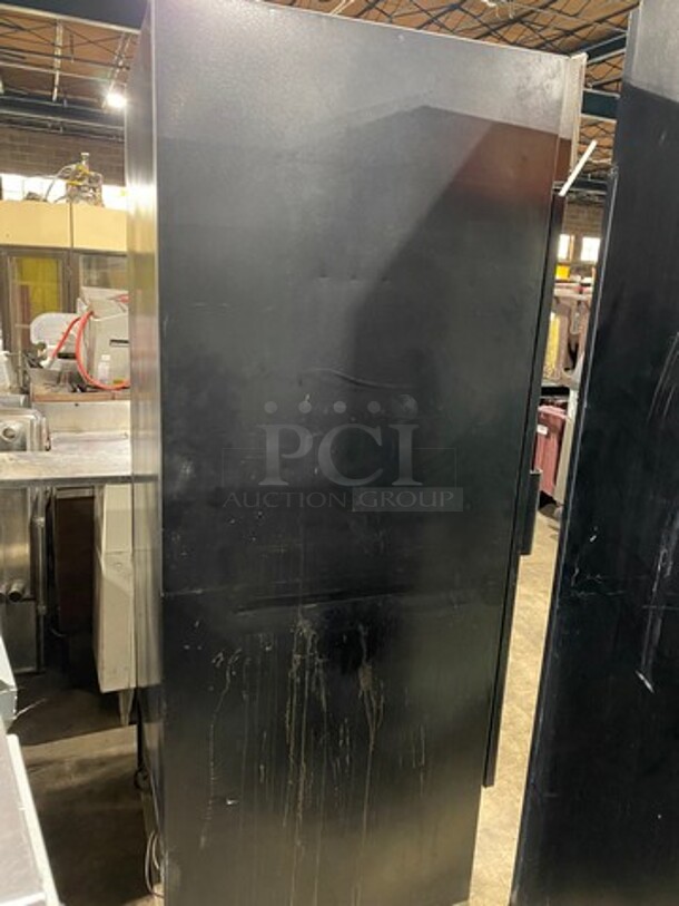 Beverage Air Commercial Single Door Reach In Cooler Merchandiser! With View Through Door! Poly Coated Racks! Model: M27 SN: 647699 115V 60HZ 1 Phase - Image 2 of 8