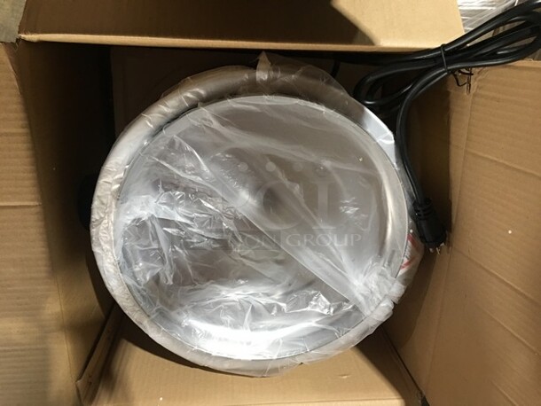NEW IN THE BOX! Rice Master Commercial Countertop Electric Rice Cooker/Warmer! Holds 37 Cups! Model 57138! - Image 2 of 7