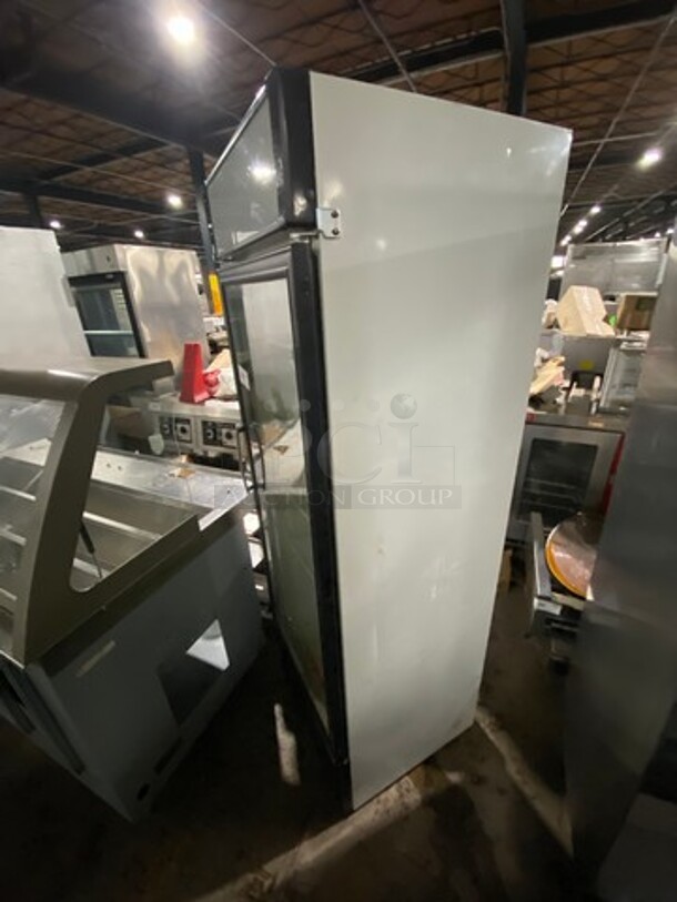 Master Bilt Commercial Single Door Reach In Cooler Merchandiser! With View Through Door! Poly Coated Racks! Model: BGR14R SN: QW102659 115V 60HZ 1 Phase - Image 3 of 8